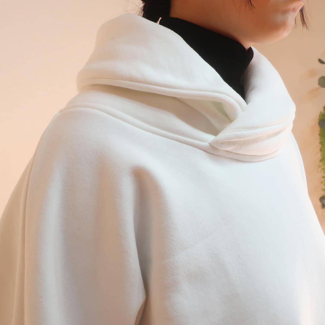 お洒落な防寒トレーナー 裏起毛 スヌード風襟付きトレーナー（コットン／２色） | 11枚目