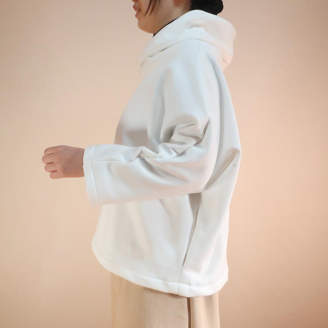 お洒落な防寒トレーナー 裏起毛 スヌード風襟付きトレーナー（コットン／２色） | 14枚目