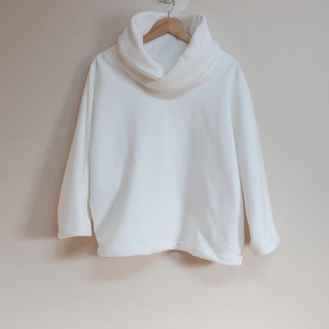 お洒落な防寒トレーナー 裏起毛 スヌード風襟付きトレーナー（コットン／２色） | 17枚目