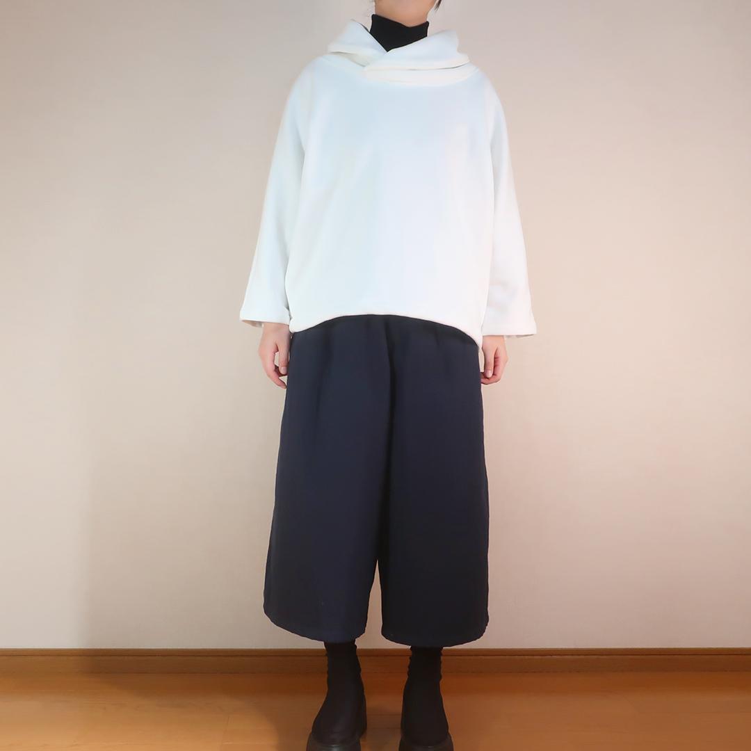 お洒落な防寒トレーナー 裏起毛 スヌード風襟付きトレーナー（コットン／２色） | 19枚目