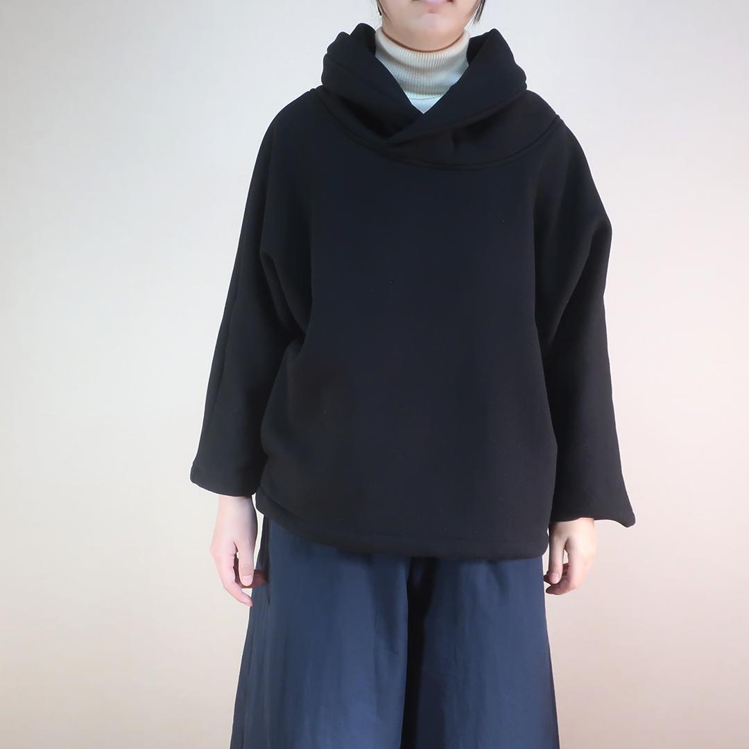 お洒落な防寒トレーナー 裏起毛 スヌード風襟付きトレーナー（コットン／２色） | 9枚目