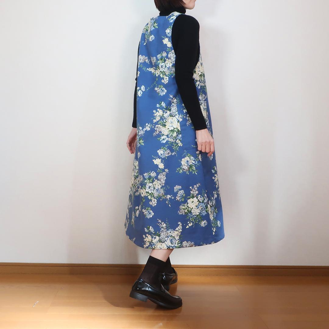 爽やかブルーの花柄Ａライン スクエアネックジャンパースカート（コットン／ブルー花柄） | 8枚目