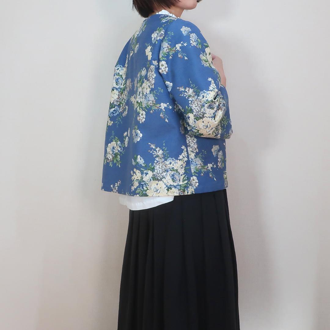 全季節対応 爽やかブルーの花柄 ワンボタンジャケット（コットン／ブルー花柄） | 13枚目