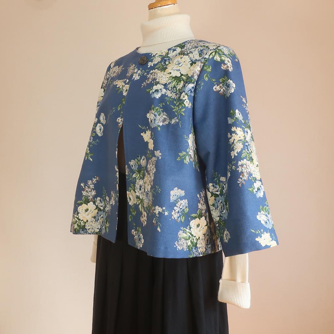 全季節対応 爽やかブルーの花柄 ワンボタンジャケット（コットン／ブルー花柄） | 19枚目
