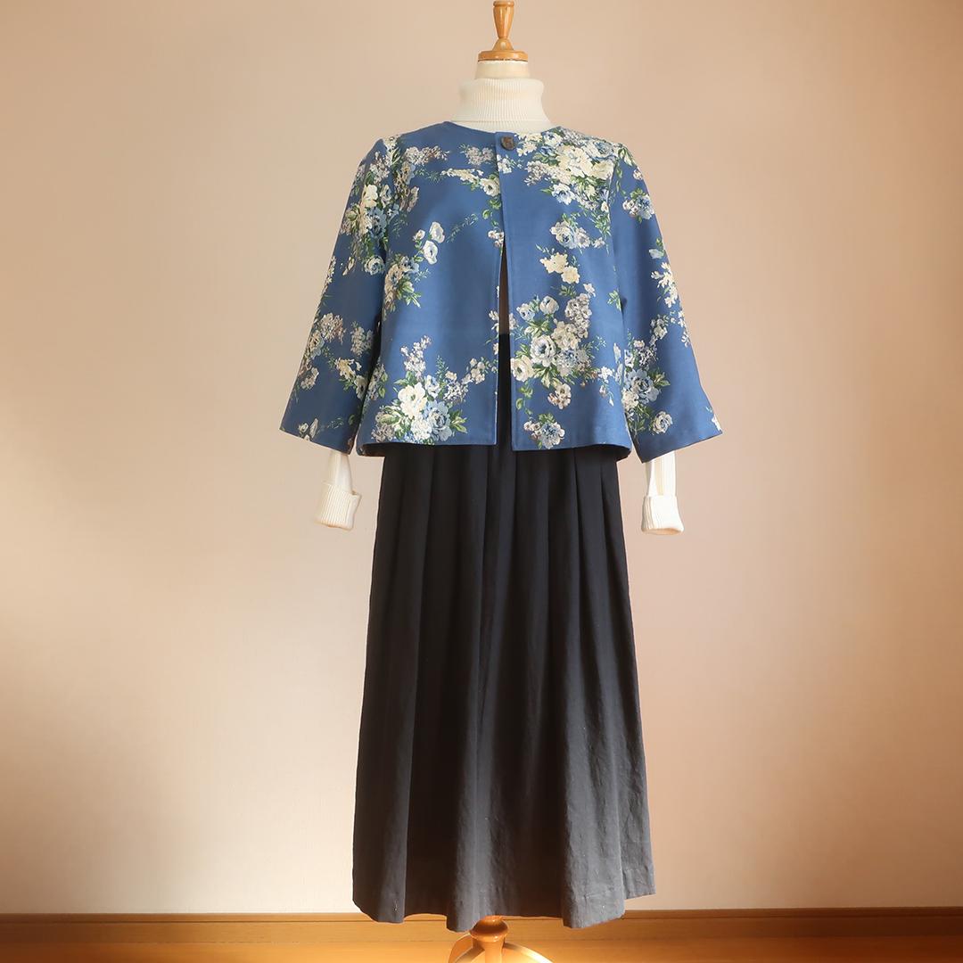 全季節対応 爽やかブルーの花柄 ワンボタンジャケット（コットン／ブルー花柄） | 5枚目