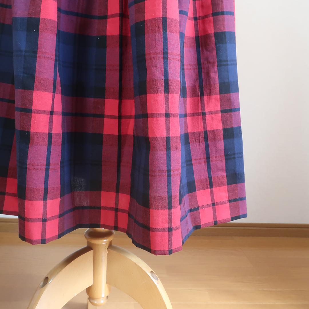 春一番 体型カバー 赤＆黒 チェック柄 タックスカート（綿麻／チェック柄） | 9枚目