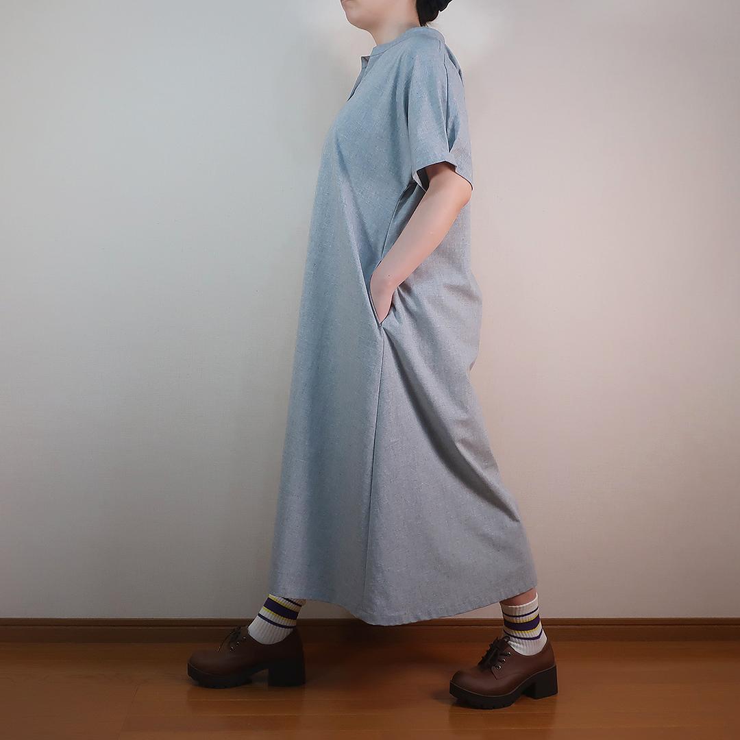 着れば完結 風通し最高 コクーン風スリーブ バンドカラー半袖ワンピース（コットン／ダンガリーグレー） | 11枚目