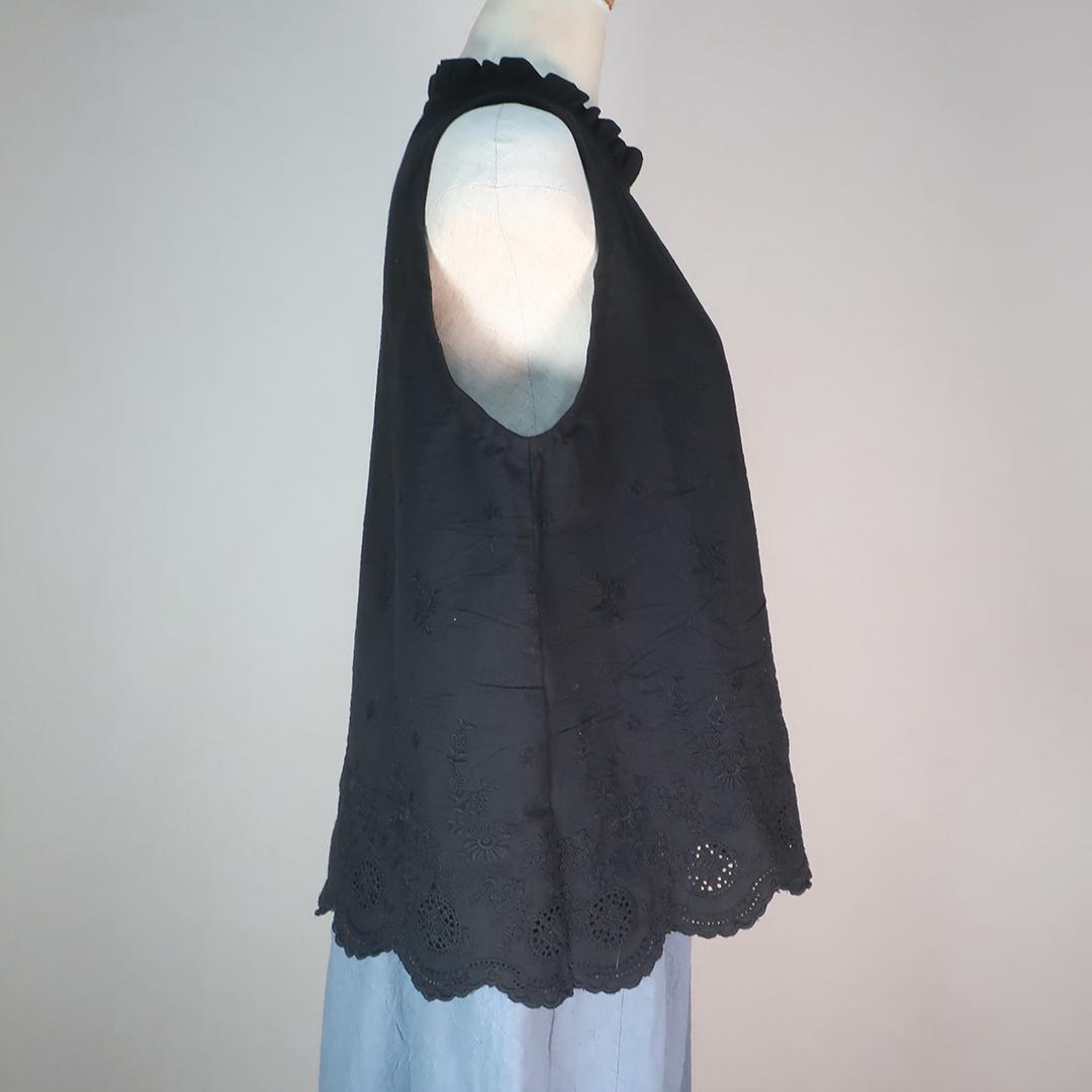 スカラップデザイン【3点限り再販不可】Aライン ノースリーブフリル襟ブラウス(シワ加工コットン/黒色) | 18枚目