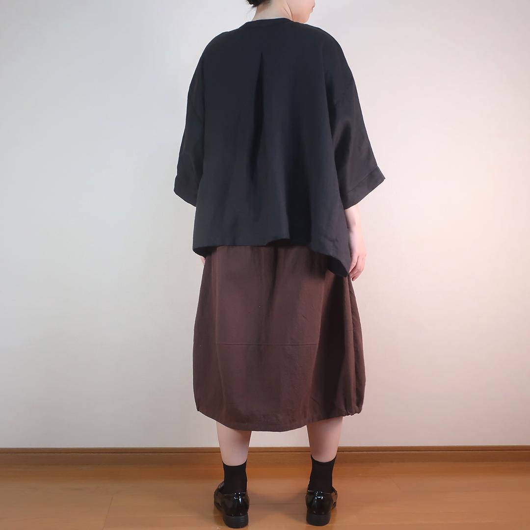 驚きの贅沢な身幅のドレープ感 魅せる大人の余裕 前開きオーバーシャツブラウス(リネン/黒色) | 18枚目